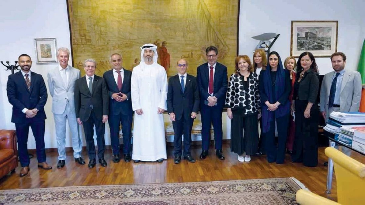 لقطة تذكارية عقب توقيع الاتفاقية