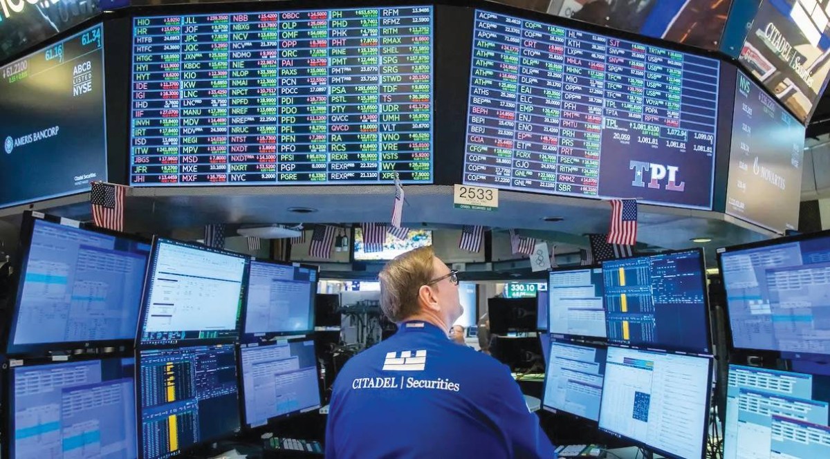 تقييم بيانات التضخم يصعد بالأسهم الأمريكية