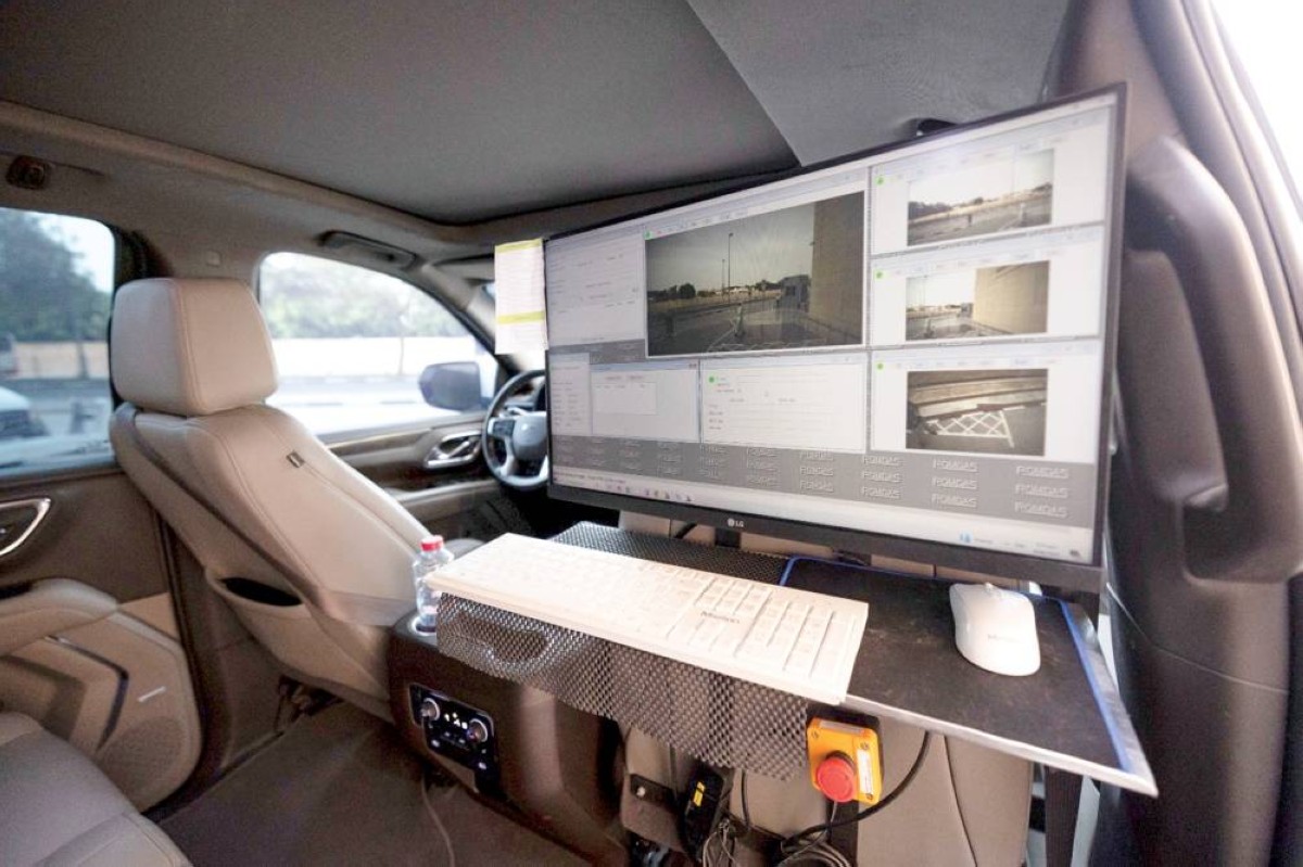 المركبة الذكية مجهزة بأحدث التقنيات للكشف عن أضرار الطرق