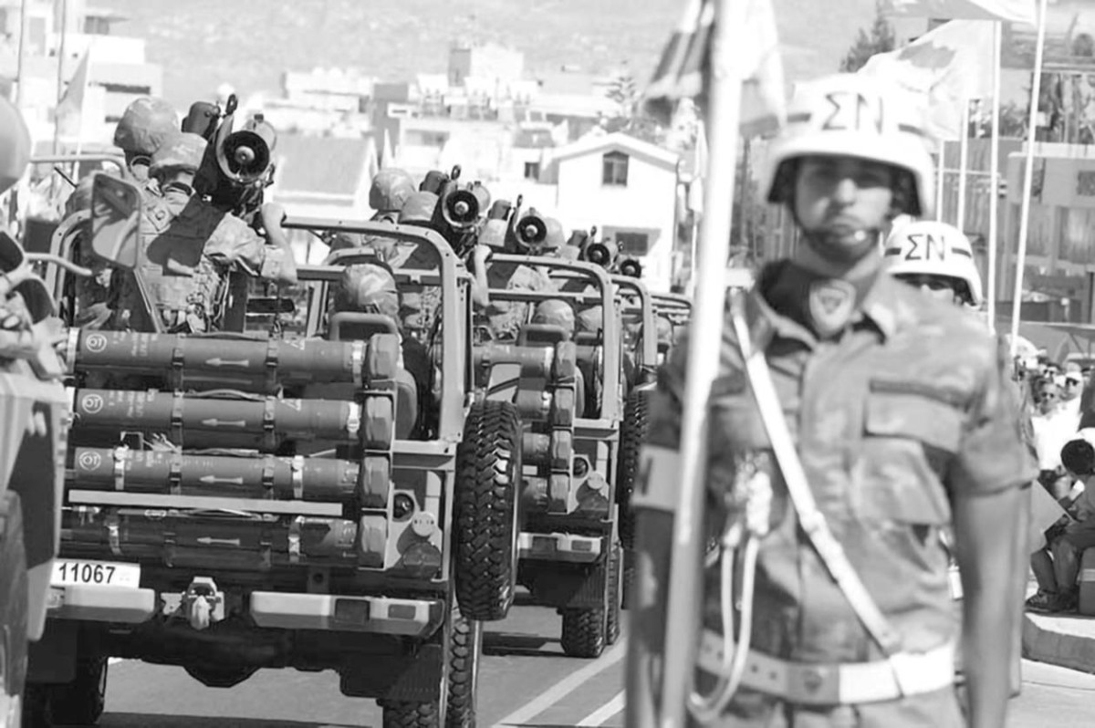 1960 إعلان استقلال قبرص عن المملكة المتحدة.