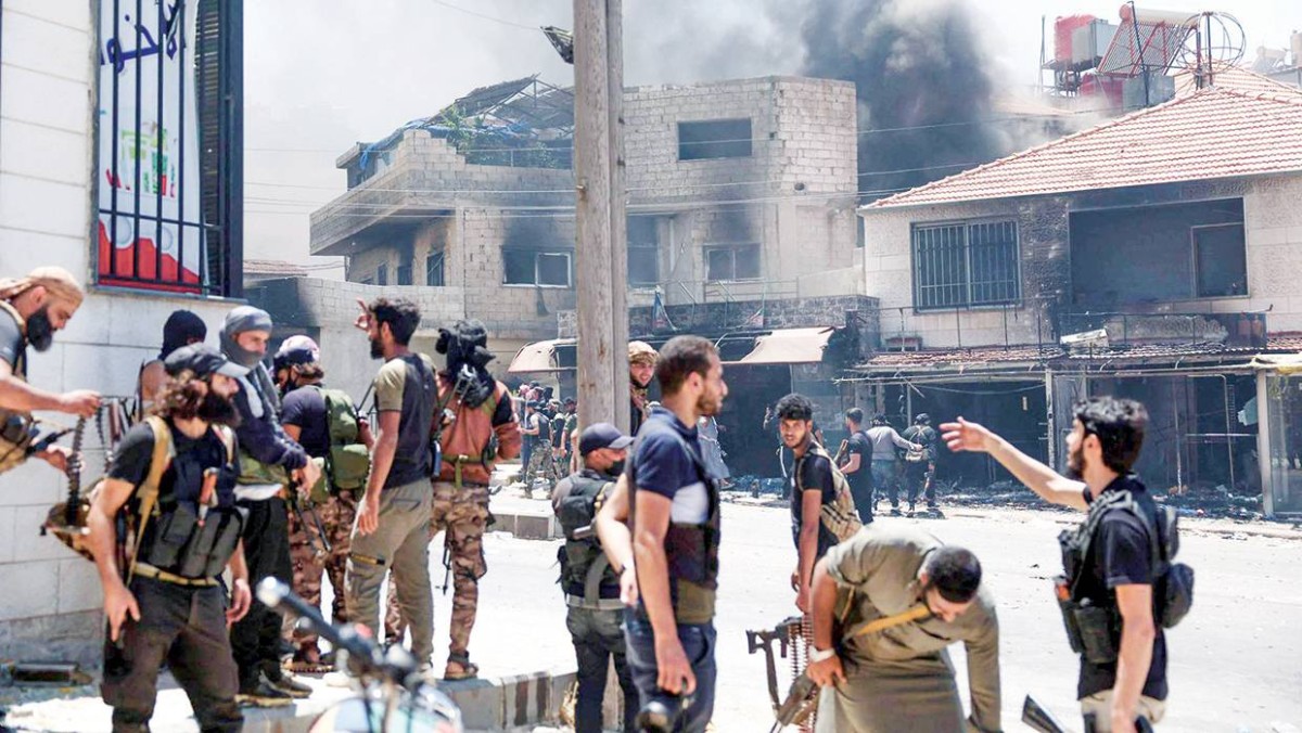 من أحد أحياء السويداء خلال أحداث العنف الشهر الماضي