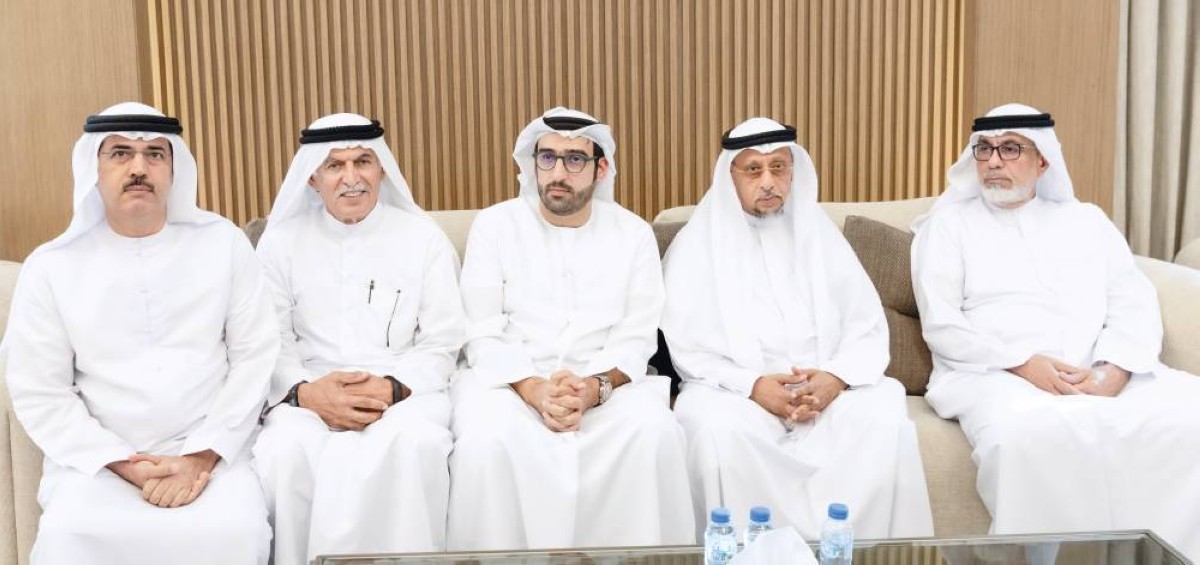 أحمد الحداد وجانب من المعزين