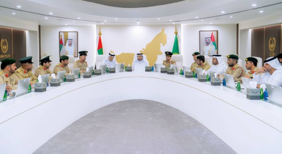 حارب الشامسي مترئساً اجتماع مديري مراكز الشرطة ونوابهم