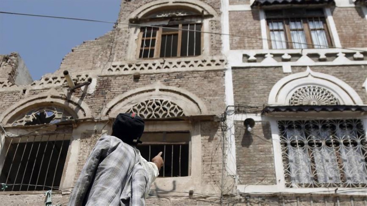 الأمطار تهدد عشرات المنازل في صنعاء القديمة