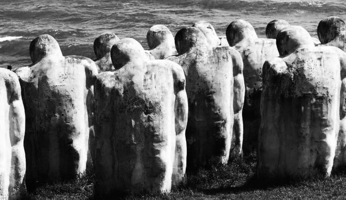 1998  الأمم المتحدة تعتمد الاحتفال باليوم الدولي لإلغاء الاتجار بالرقيق