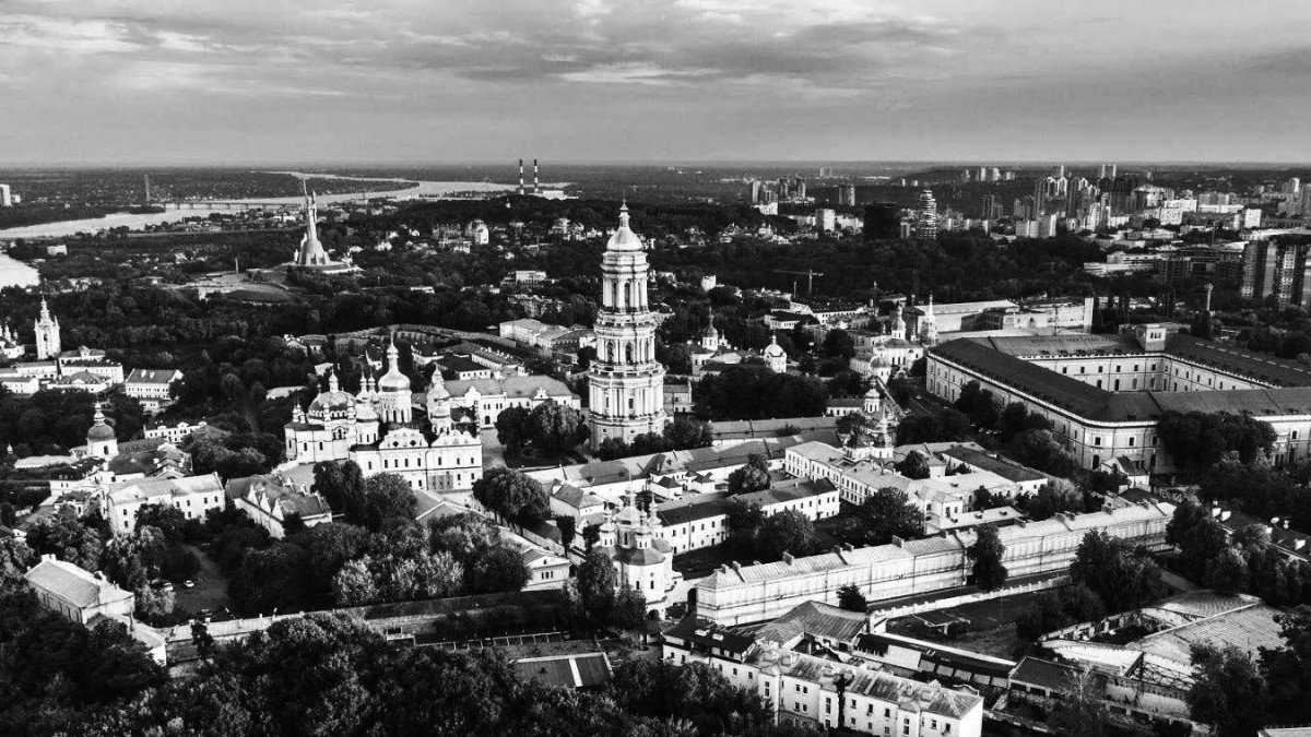 1991  مولدوفا تعلن استقلالها عن الاتحاد السوفييتي.