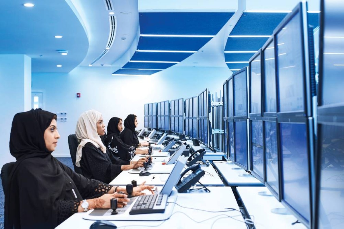 مسيرة حافلة بالإنجازات حققتها المرأة الإماراتية في مختلف المجالات 