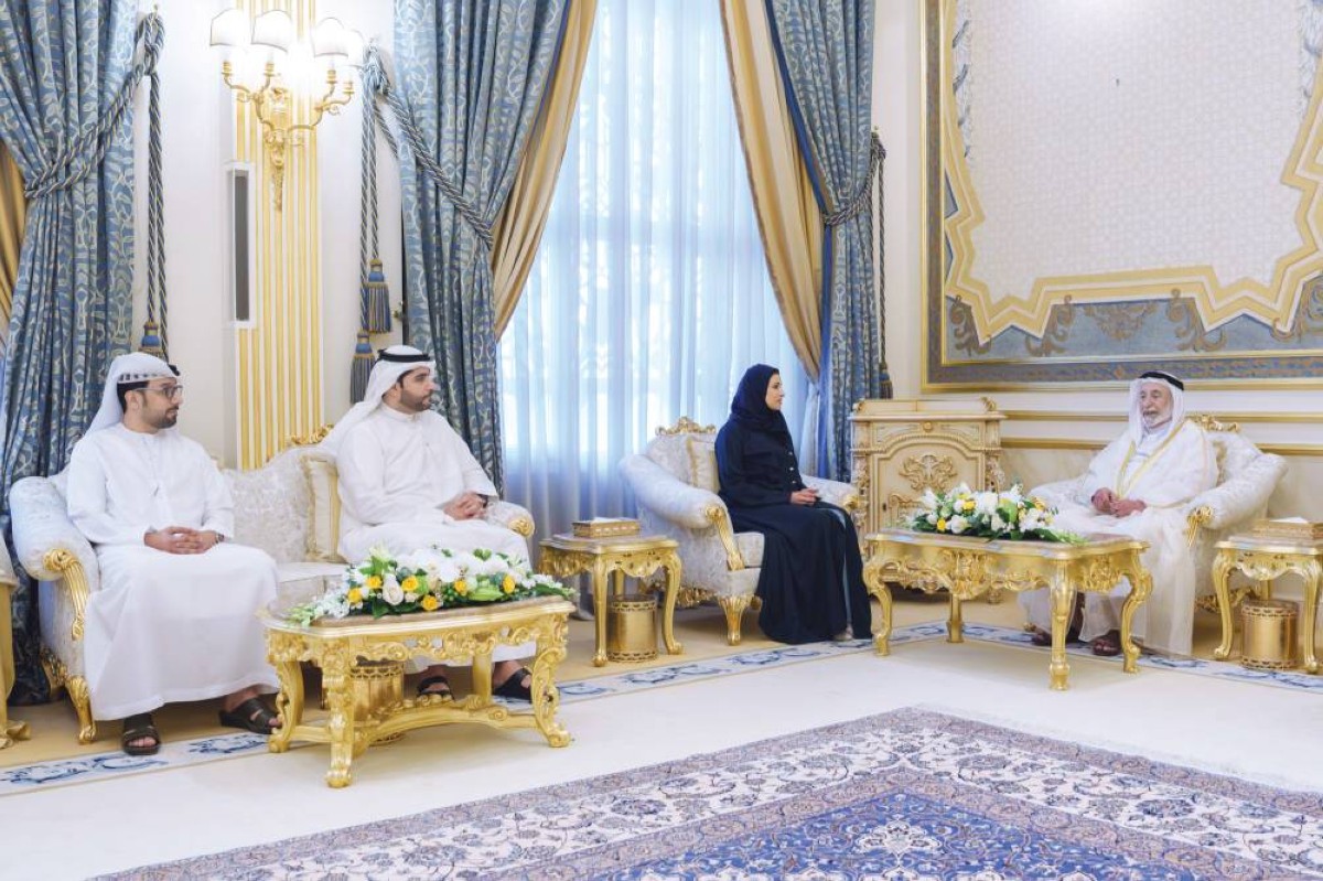 سلطان القاسمي خلال استقبال سارة الأميري بحضور محمد القاسم