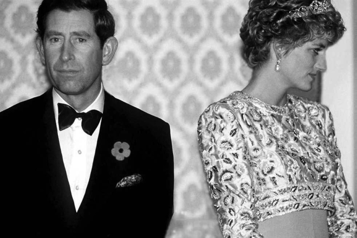 1996 طلاق ولي عهد المملكة المتحدة الأمير تشارلز من زوجته ديانا سبينسر.