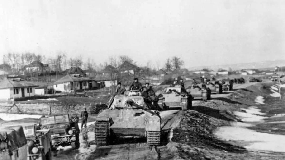 1916  ألمانيا تعلن الحرب على رومانيا أثناء الحرب العالمية الأولى.