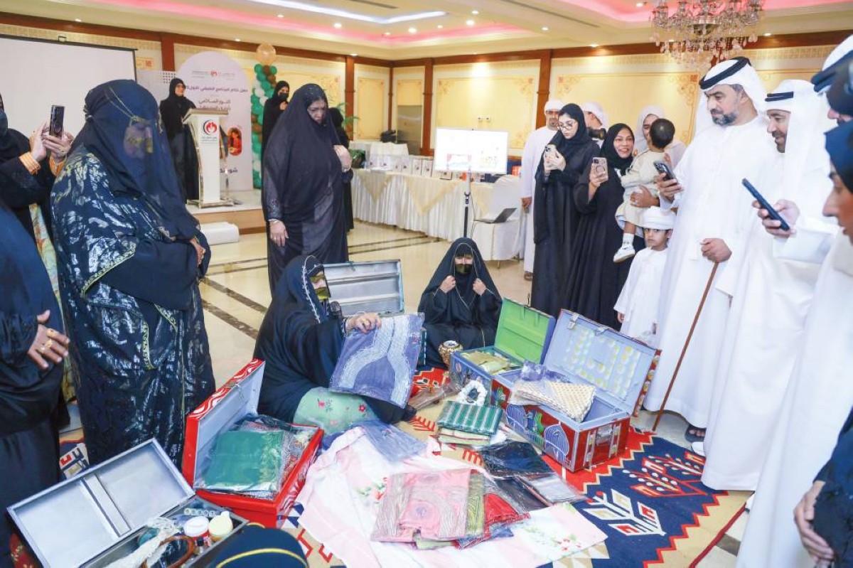 الإماراتية المصدر الأول لتربية الأبناء وصون القيم والعادات الأصيلة
