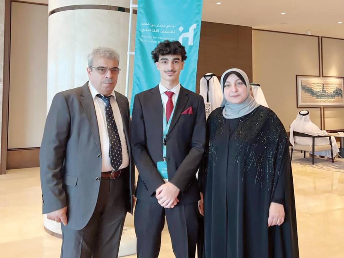 عبد الإله عماد الأيوبي ووالداه