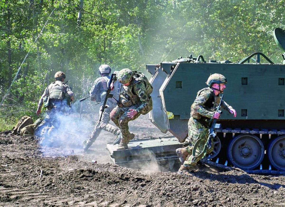 جنود أوكرانيون خلال تدريبات عسكرية في ميدان رماية بمنطقة خاركيف


