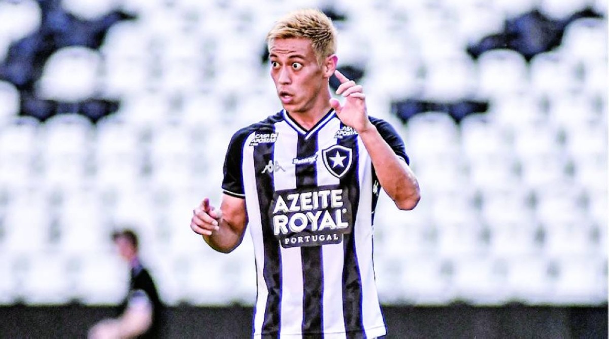 عقود اللاعبين.. بنود غريبة وطلبات عجيبة