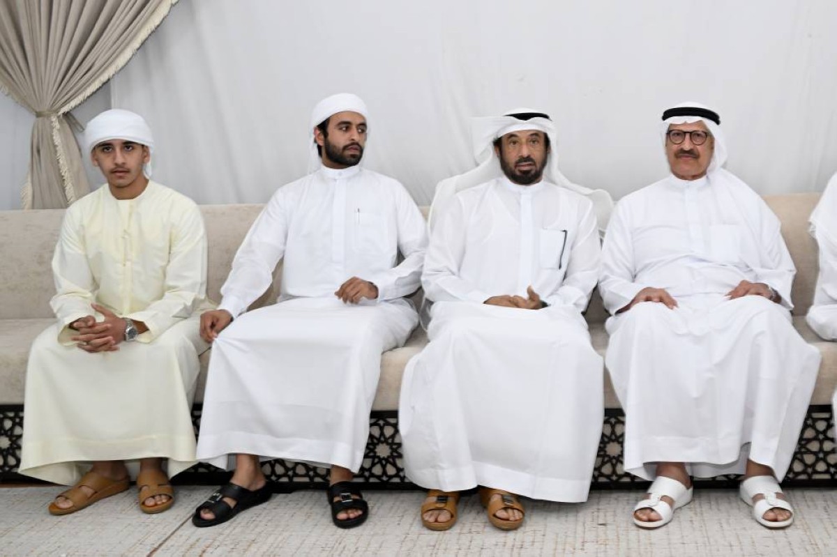 سلطان الحبتور خلال العزاء 8