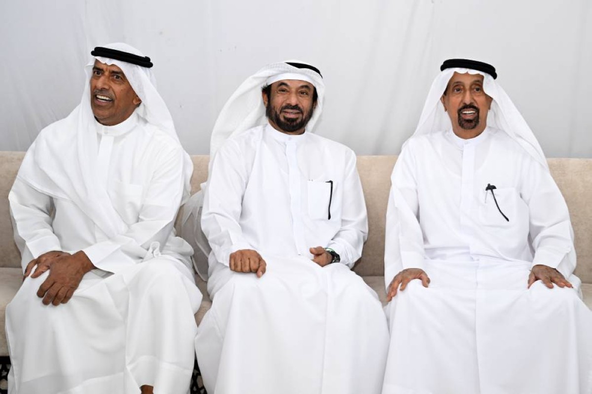 حمد الشيباني وعلي بوجسيم خلال العزاء 4