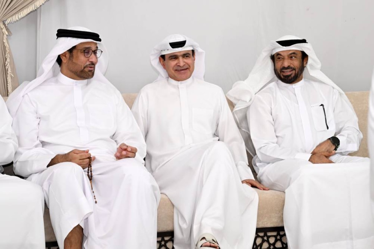 سامي القمزي وخالد وعبدالله بوحميد خلال العزاء 5