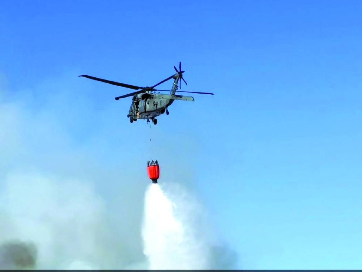 الفريق تعامل بمهنية عالية في مكافحة الحرائق بالطائرات والمعدات اللازمة