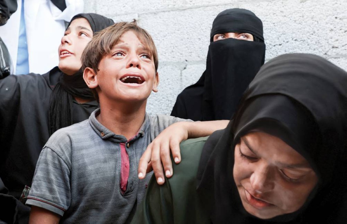 خلال جنازة لتشييع قتلى في خان يونس