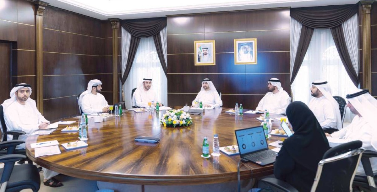 عبدالله بن سالم خلال استقباله غنام المزروعي