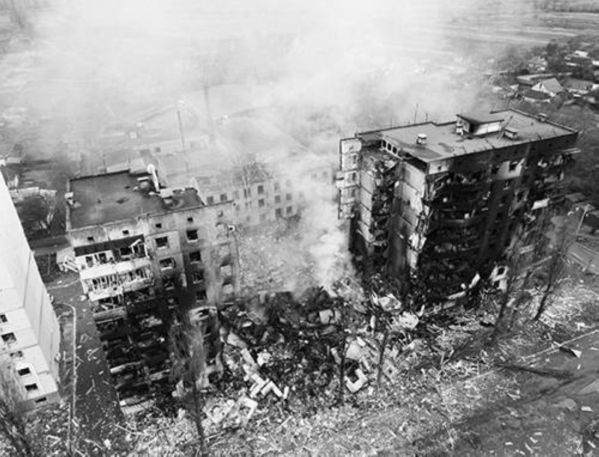 1999 تفجيرات الشقق الروسية في بويناكسك تودي بحياة 293 شخصاً
