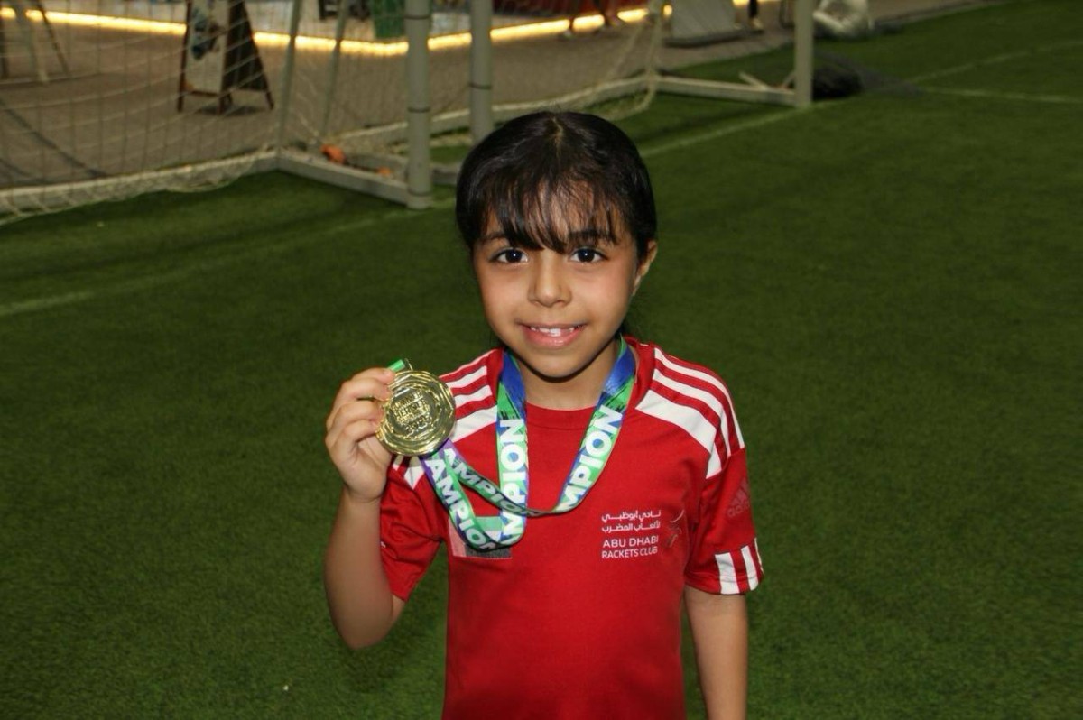 سلامة العامري.. موهبة إماراتية صاعدة في الريشة الطائرة