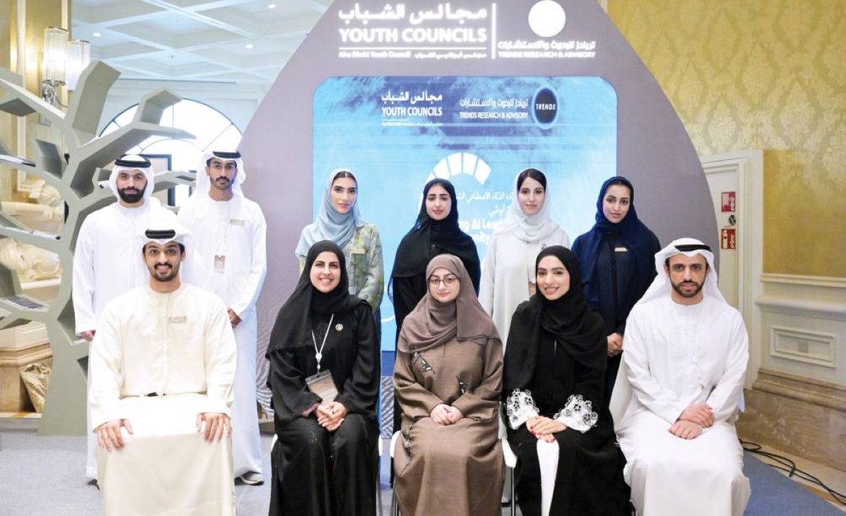 مجموعة من الشبان والشابات المشاركين في الجلسات