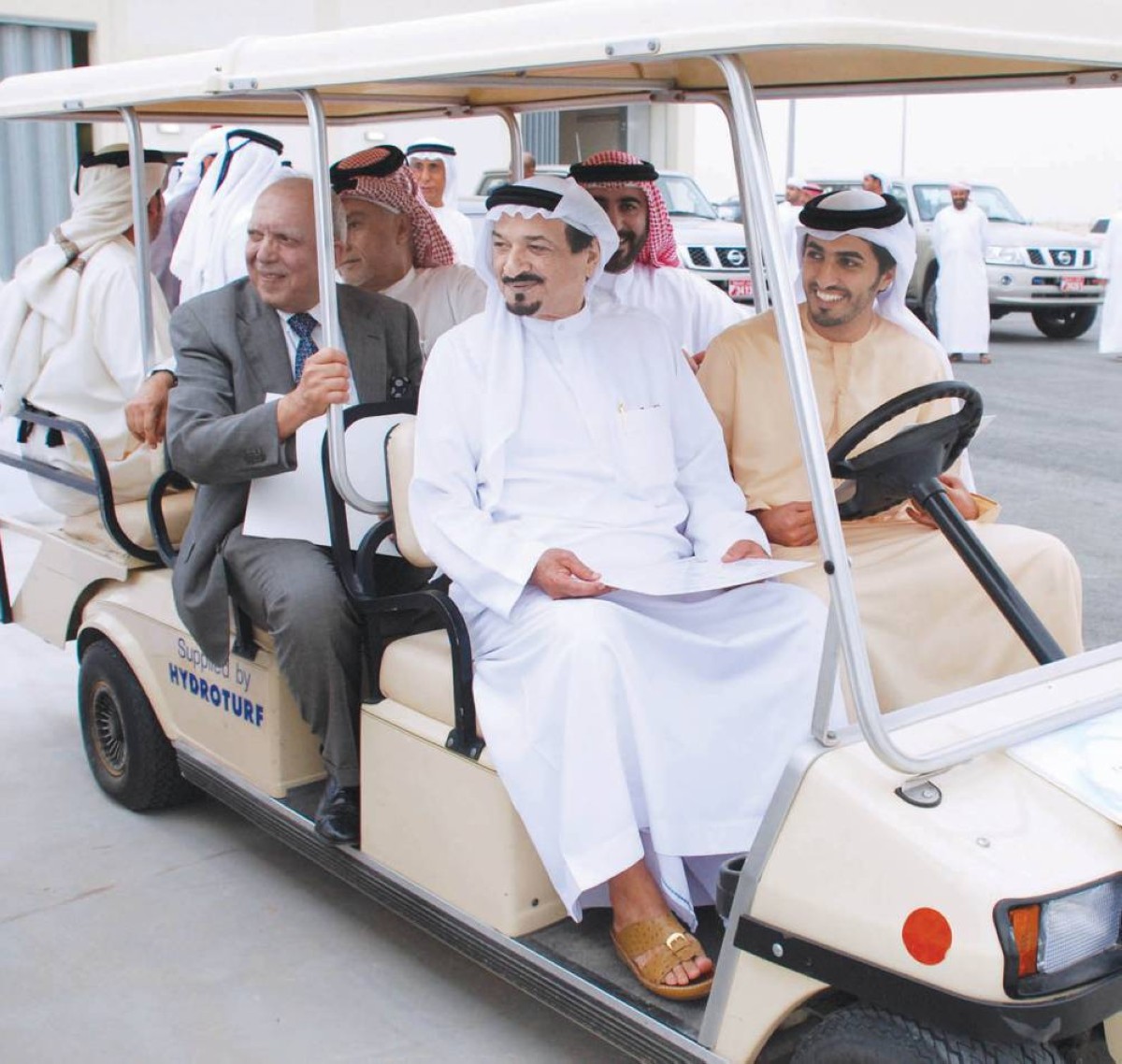  حاكم عجمان يولي اهتماماً كبيراً بتطوير البنى التحتية لخدمة سكان الإمارة وزائريها 