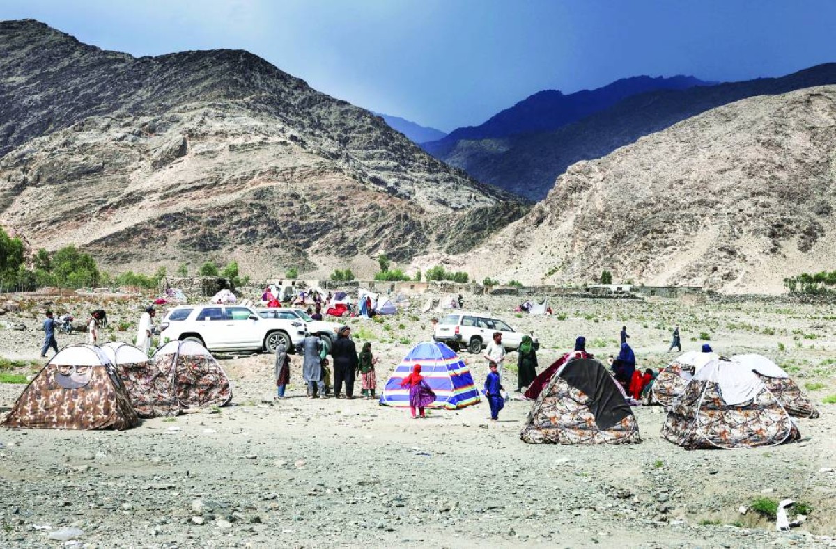 سكان يقيمون خياماً في العراء بمنطقة نورغال بولاية كونار شرق أفغانستان 