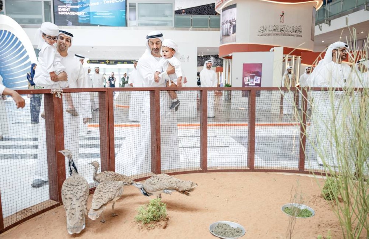  حمدان بن محمد وخليفة بن حمدان بن محمد خلال الجولة 