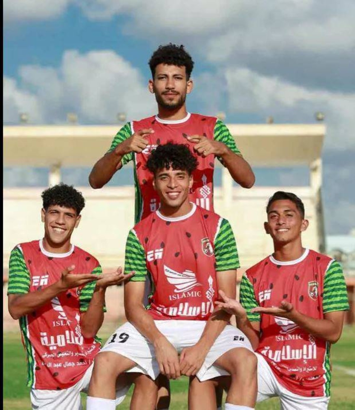 قميص كفر  البطيخ.. «ترند» يشعل أجواء الكرة المصرية