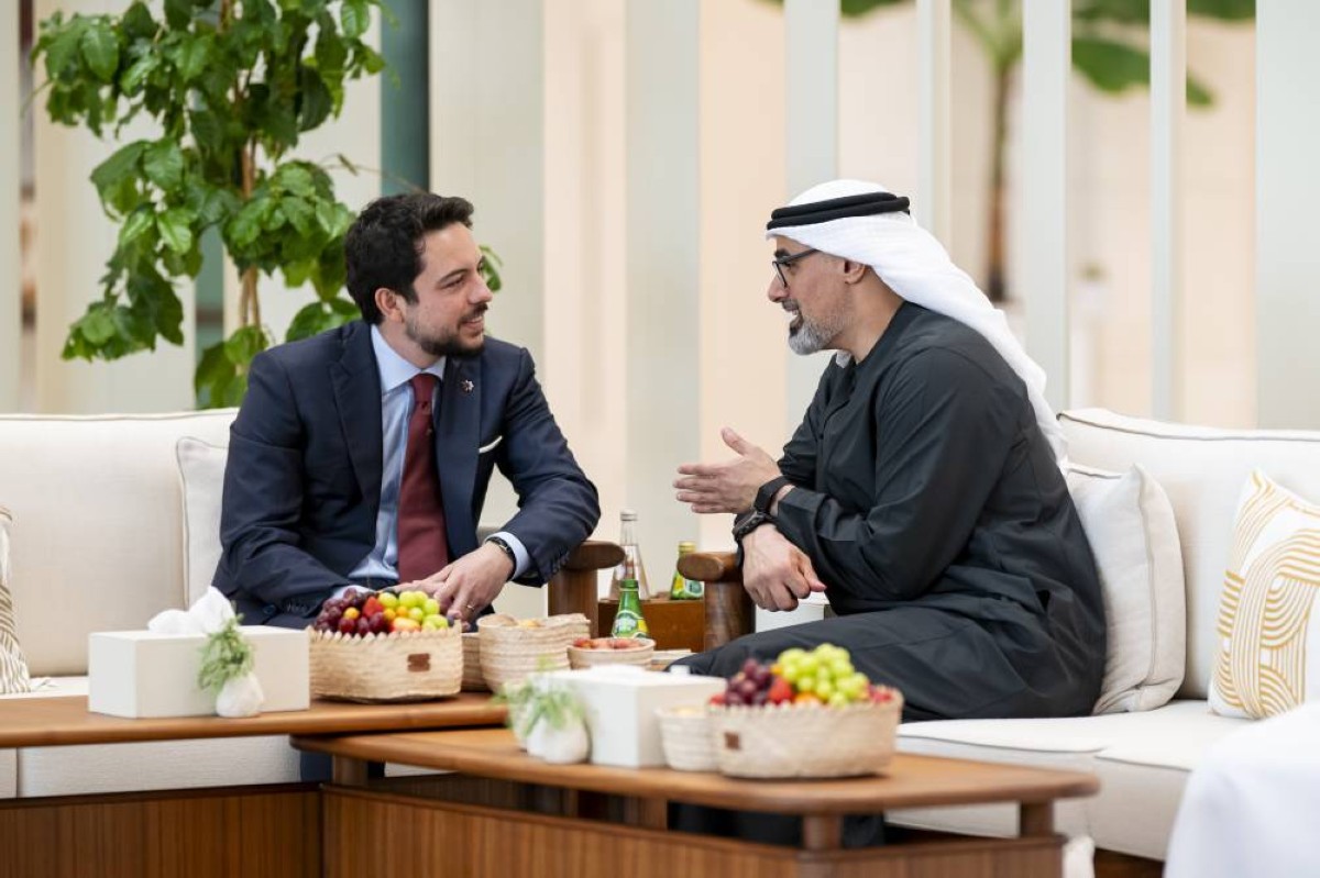ABU DHABI, UNITED ARAB EMIRATES - September 07, 2025: HH Sheikh Theyab bin Mohamed bin Zayed Al Nahyan, Chairman of the Office of Development and Martyrs Families Affairs at the Presidential Court (R) speaks with HRH Hussein bin Abdullah, Crown Prince of Jordan (L), during a meeting at Al Shati Palace.
( Hamad Al Kaabi / UAE Presidential Court )
---