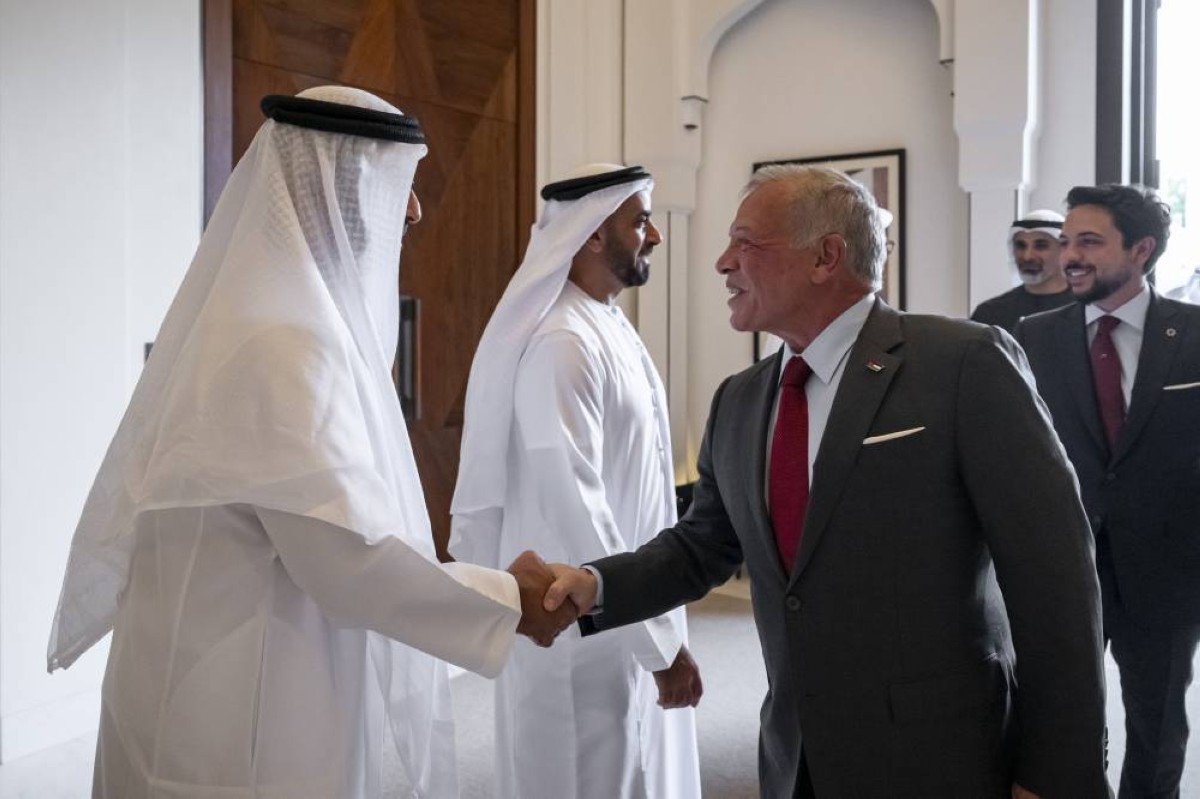 ABU DHABI, UNITED ARAB EMIRATES - September 07, 2025: HH Sheikh Hamed bin Zayed Al Nahyan (L), greets HM King Abdullah II, King of Jordan (R), before a meeting at Al Shati Palace.
( Hamad Al Kaabi / UAE Presidential Court )
---