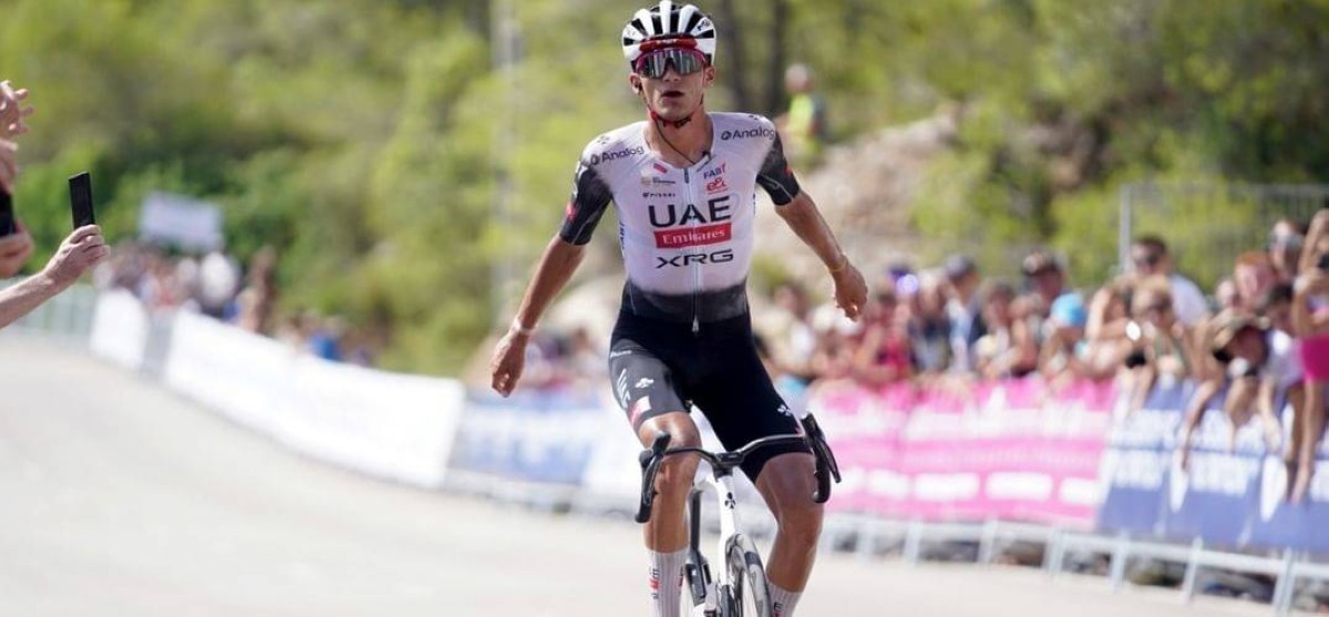 "الإمارات للدراجات" يتصدر سباق جي بي إندستريا آند أرتيجياناتو في إيطاليا