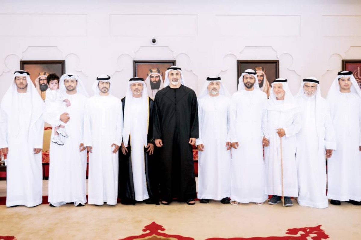 خالد بن محمد خلال حفل زفاف خالد السويدي بحضور خليفة بن طحنون