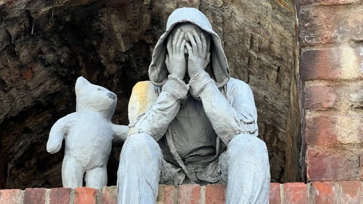 الدبُ الصغير.. بطل قومي في بريطانيا ضد انتحار الذكور