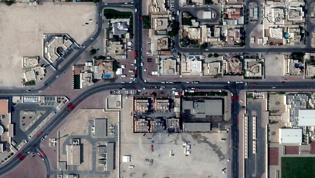 صورة بالأقمار الصناعية تُظهر المبنى المستهدف بالهجوم في حي كتارا بالدوحة 