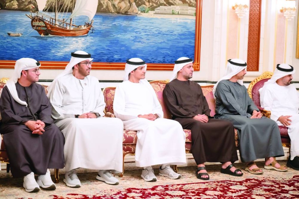 ذياب وحمدان بن محمد بن زايد ومحمد بن حمد بن طحنون وعلي الشامسي وسلطان الجابر وأحمد المزروعي