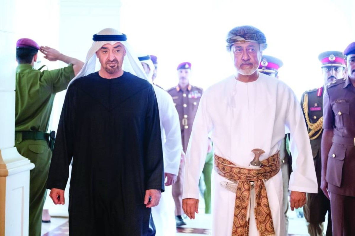 محمد بن زايد وهيثم بن طارق 