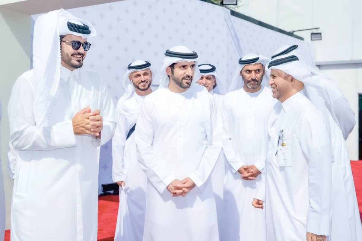 .. وسموه يستمع إلى شرح عن الأجنحة المشاركة بحضور جوعان بن حمد     
