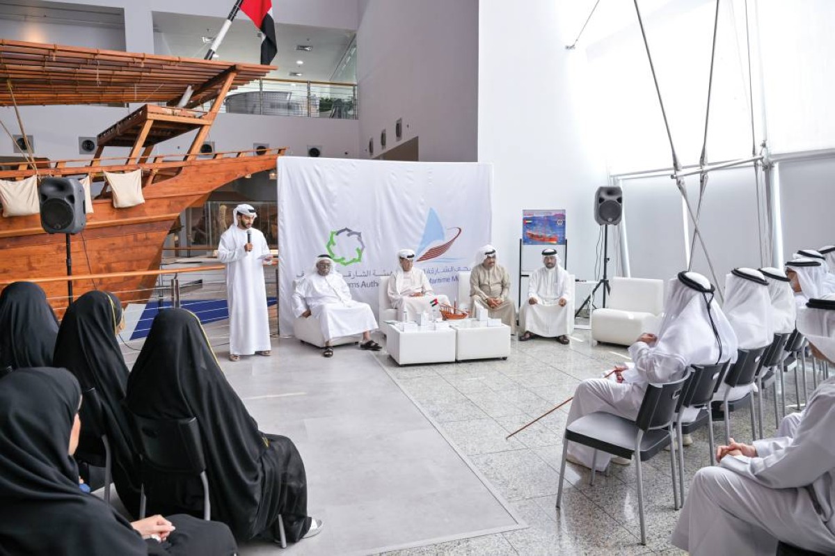 جمعة بن ثالث وإبراهيم جمعة وعلي العشر والحضور في ندوة «صوت اليامال» 
