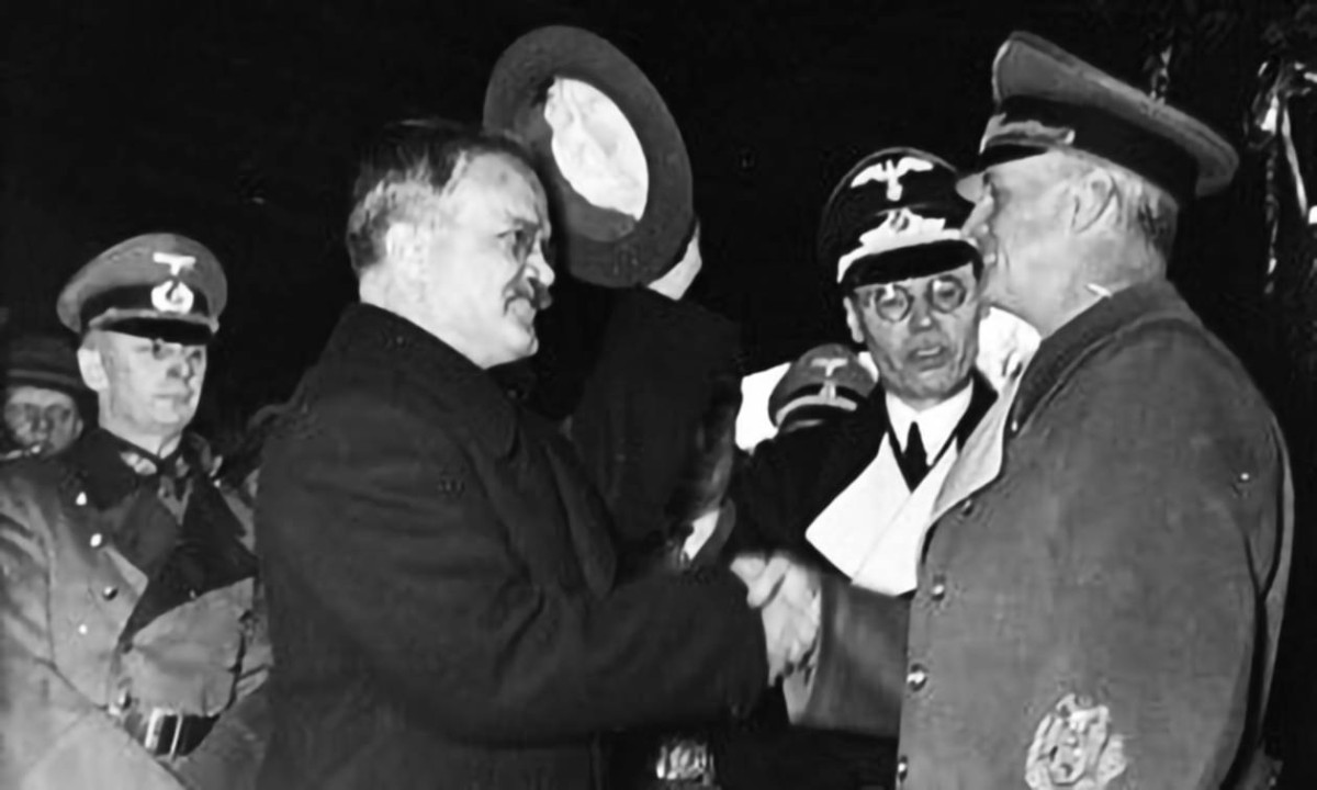 1955 إقامة علاقات دبلوماسية بين ألمانيا الغربية والاتحاد السوفييتي.