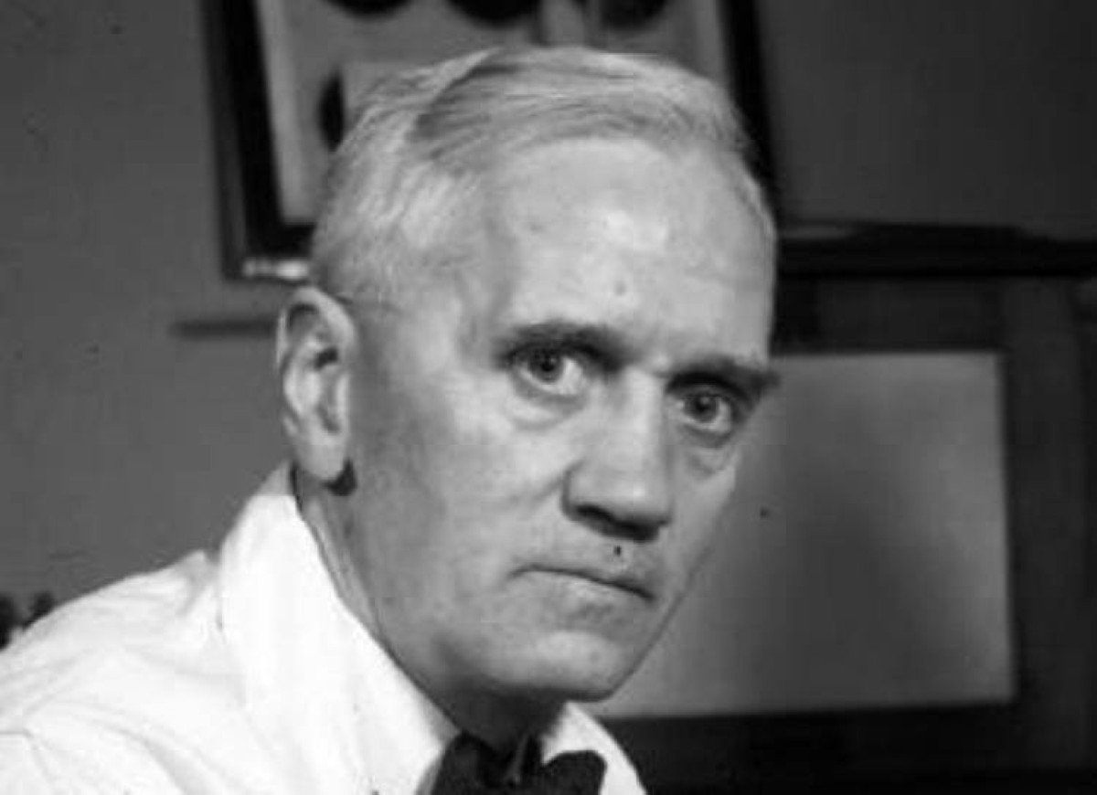 1928 الطبيب البريطاني ألكسندر فلمنج يكتشف البنسلين.
