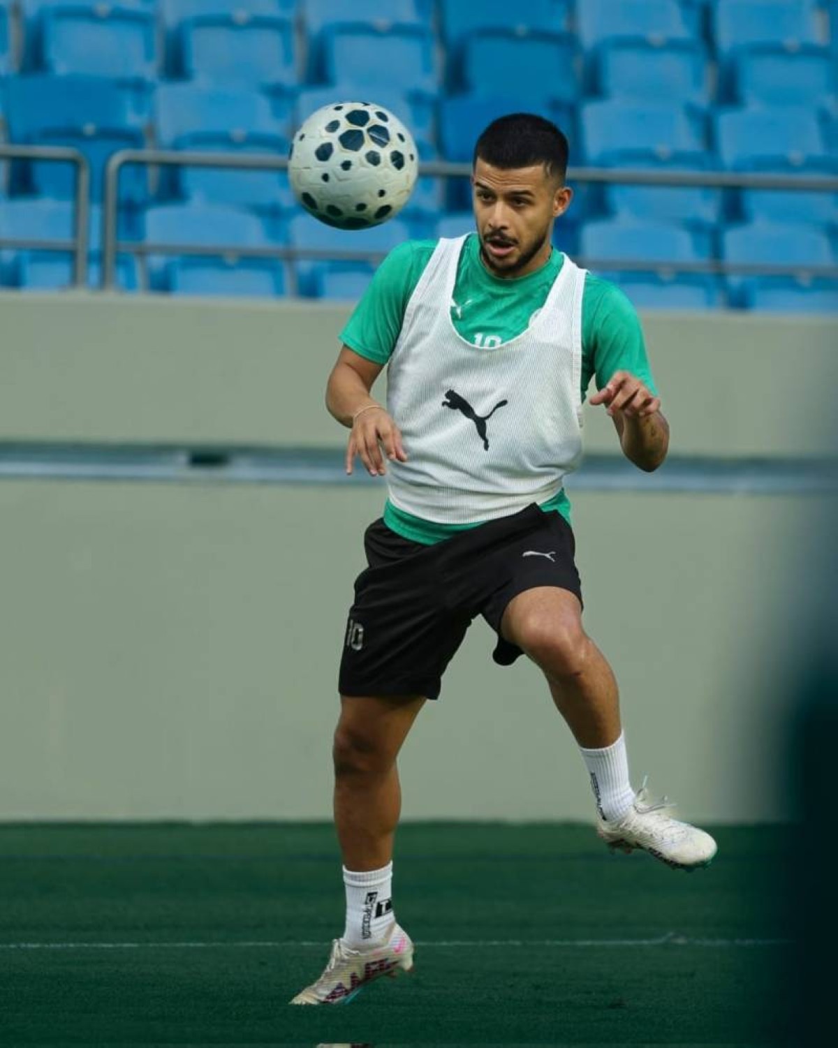 مهدي قايدي يغيب لأكثر من 6 أسابيع عن الملاعب