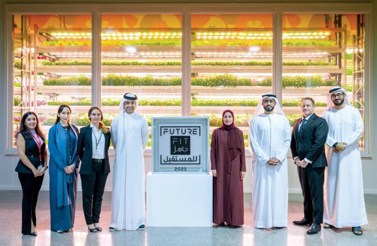 عهود الرومي وشهريار نوابي خلال تسليم علامة الجاهزية للمستقبل إلى «بستانك»