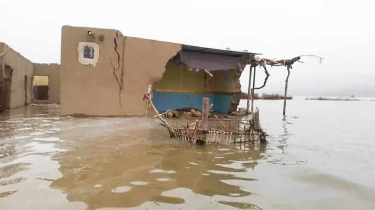 اليمن: السيول تداهم المخيمات وتشرد 56 ألفاً