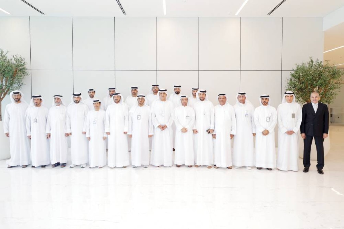 عصام الحميدان ومحمد المري وعبيد بن سرور وطلال الشنقيطي والحضور خلال اللقاء