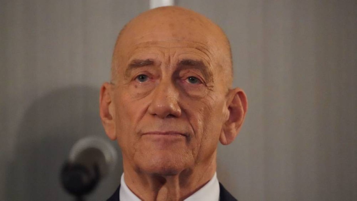 2008 رئيس الوزراء الإسرائيلي إيهود أولمرت يعلن استقالته من منصبه
