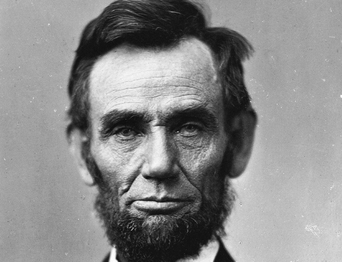 1862 الرئيس إبراهام لينكون يعلن تحرير العبيد في الولايات المتحدة
