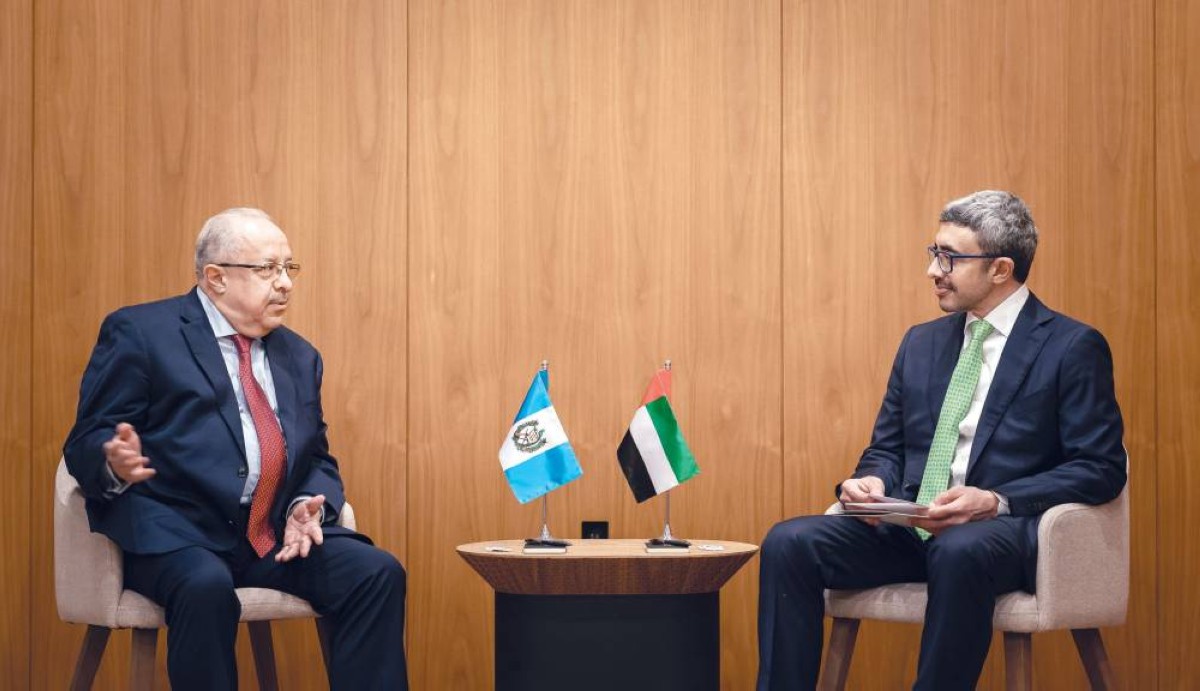 عبدالله بن زايد خلال لقائه وزير خارجية غواتيمالا